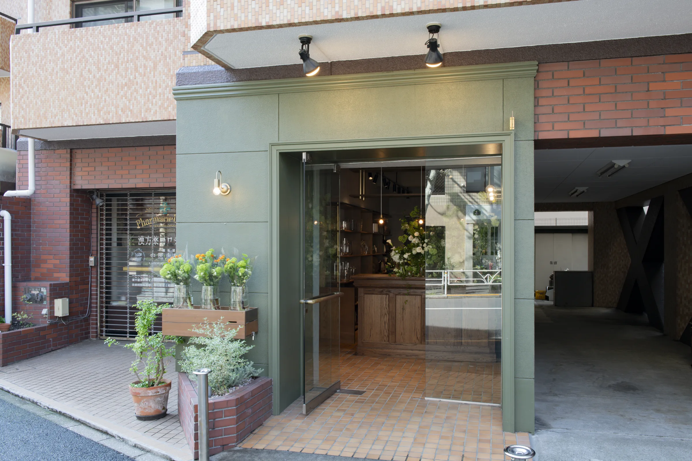 Éclore（MAKOTOOKUDOMI）店舗外観